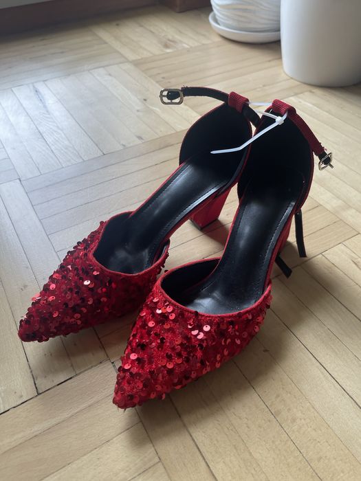 Czerwone szpilki z cekinami, rozmiar 38