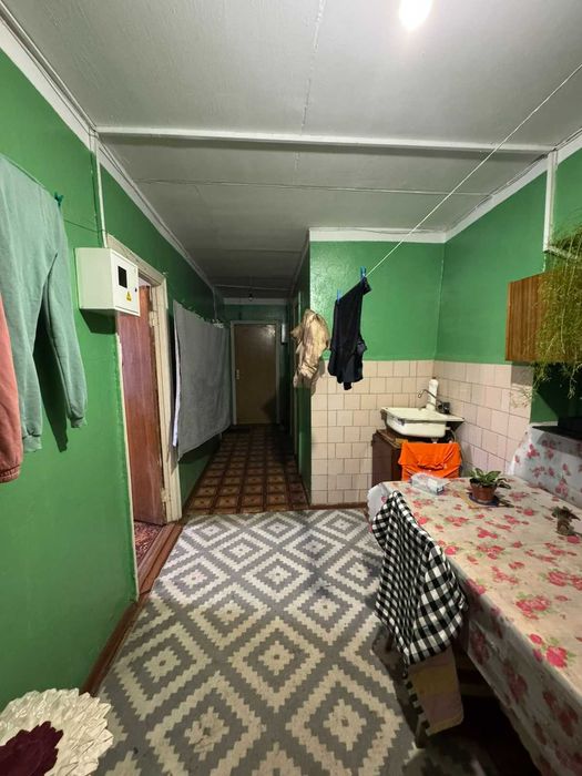 Кімната в гуртожитку по низу ринку