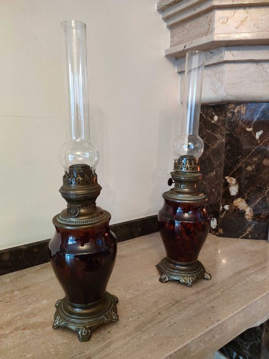 Piękna para Lamp naftowych Francja.