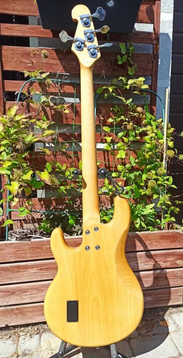 Ernie Ball MusicMan SX type gitara basowa