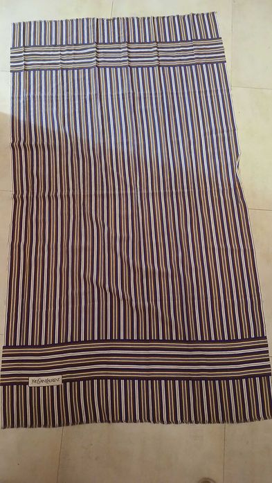 Jedwabna apaszka Yves Saint Laurent