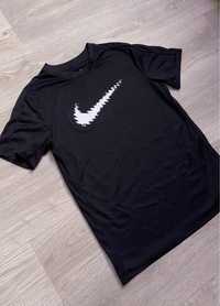 Футболка Nike dri-fit