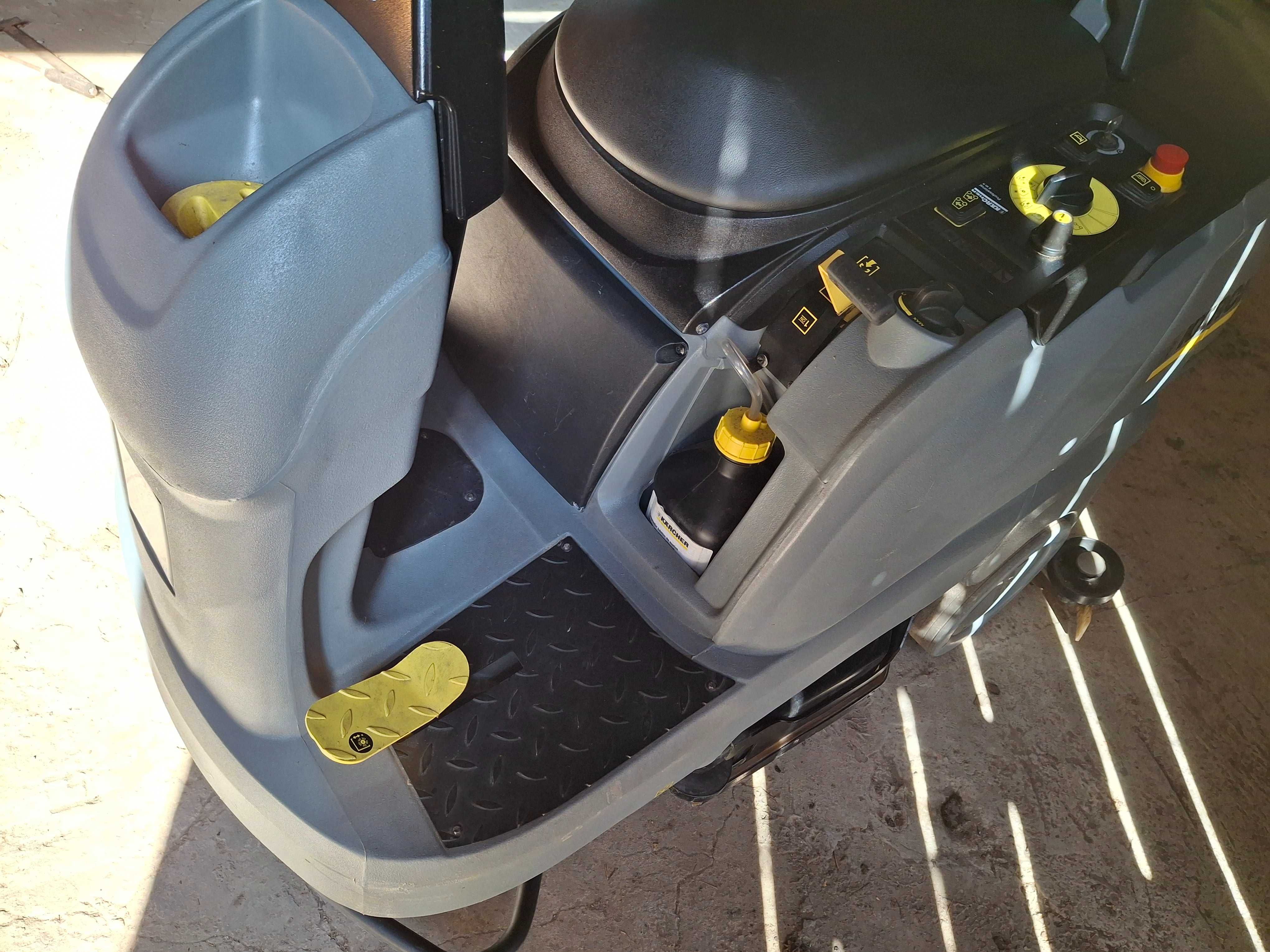 Szorowarka Zamiatarka Profesjonalna KARCHER D75 2014r.