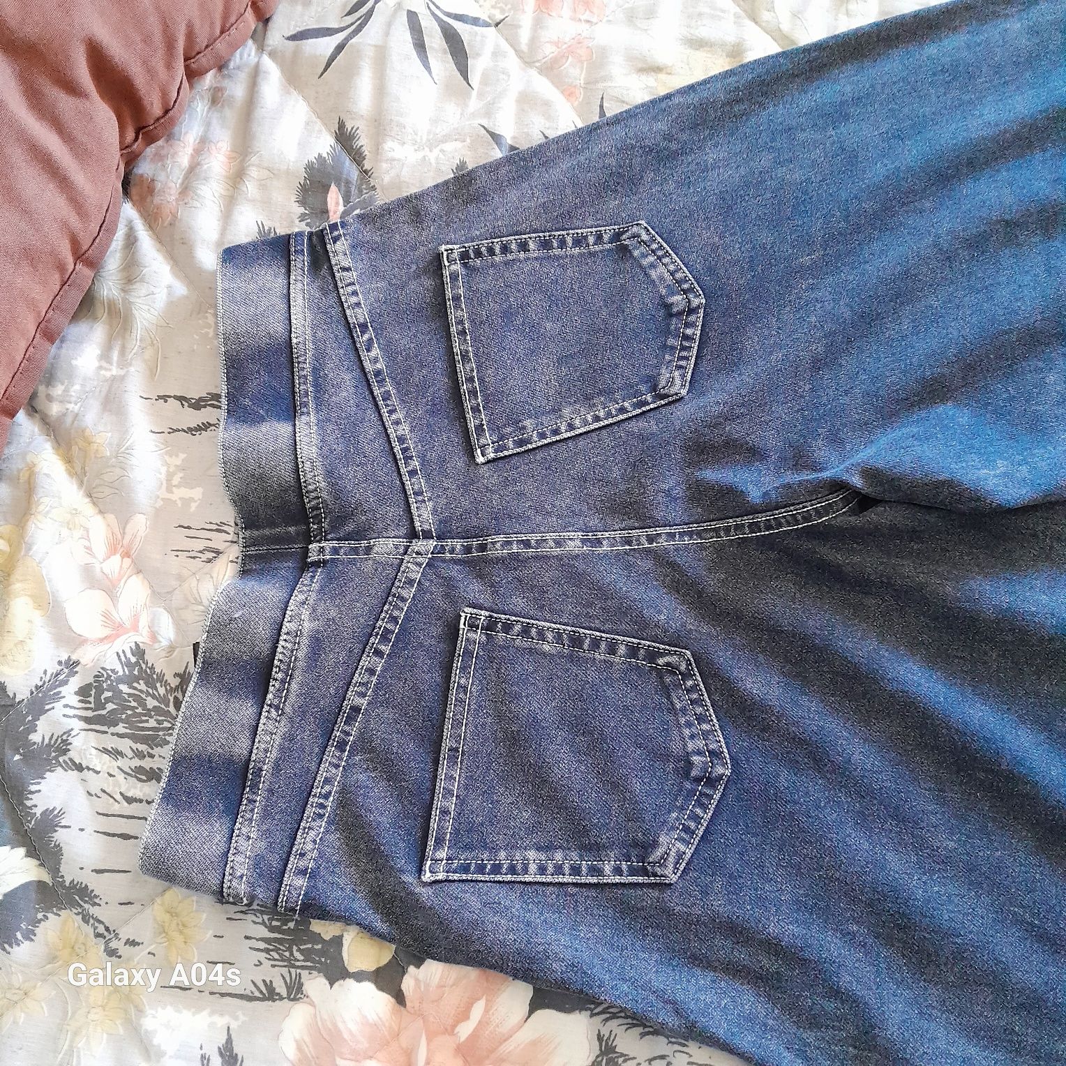 Calças de ganga da marca H & M