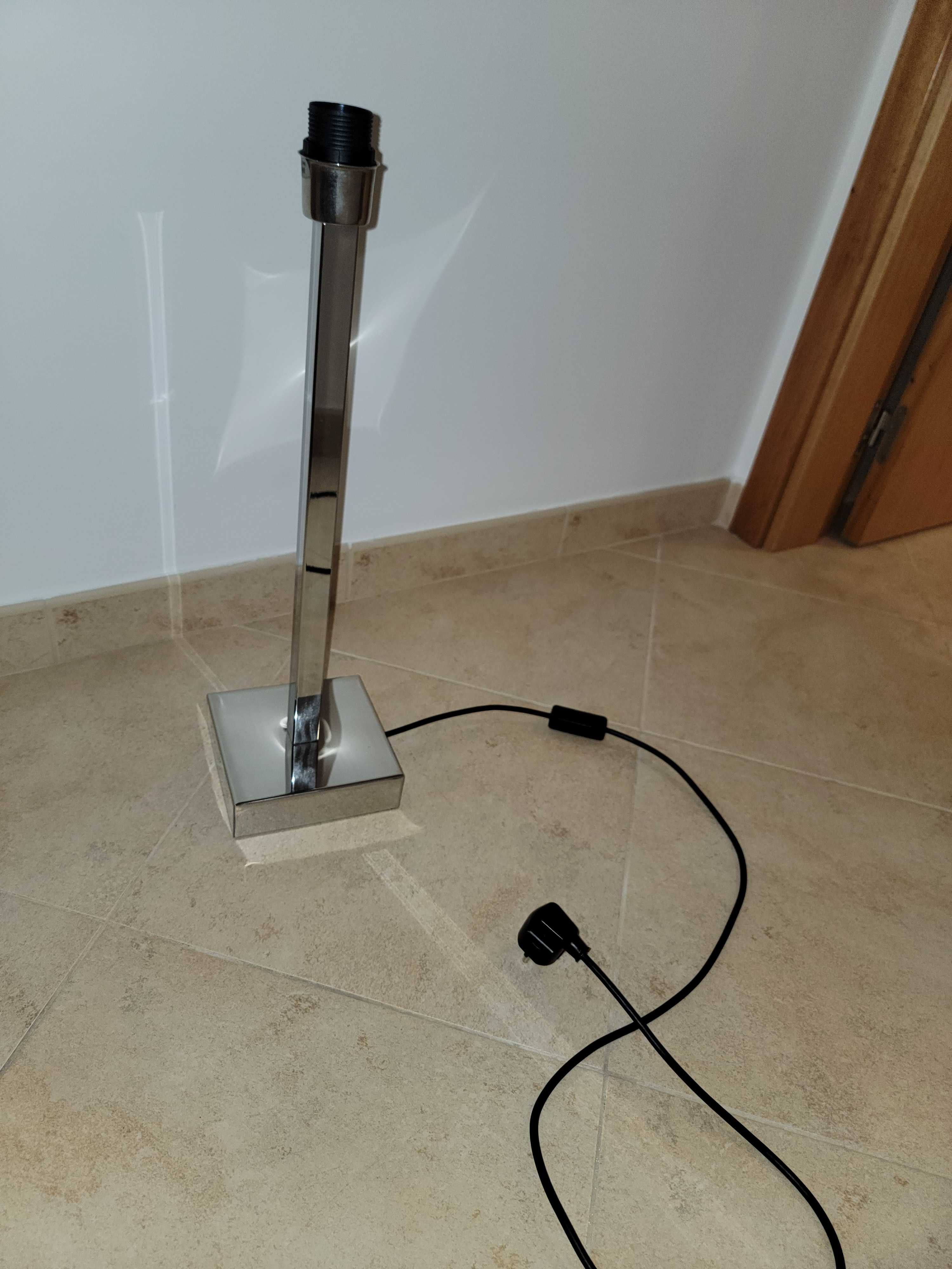 Candeeiro de mesa
