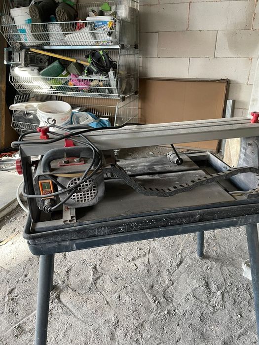 Przecinarka do glazury.