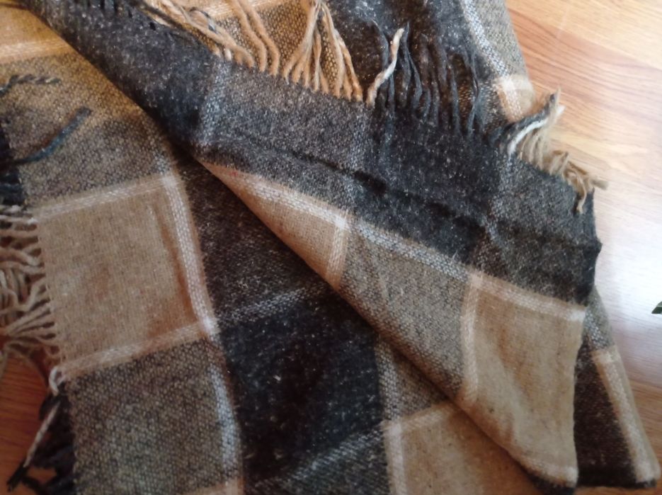 Продам шерстяные одеяла  1 шт