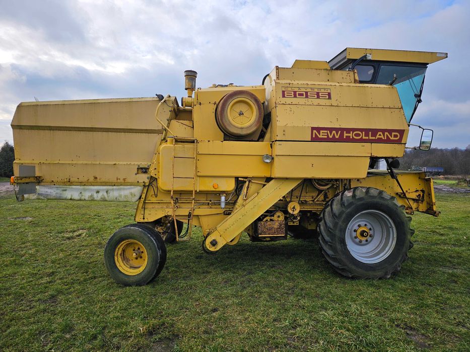 Kombajn New Holland 8055