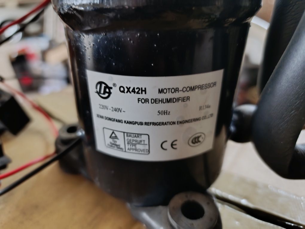 Motor  de frigorifico  a funcionar.