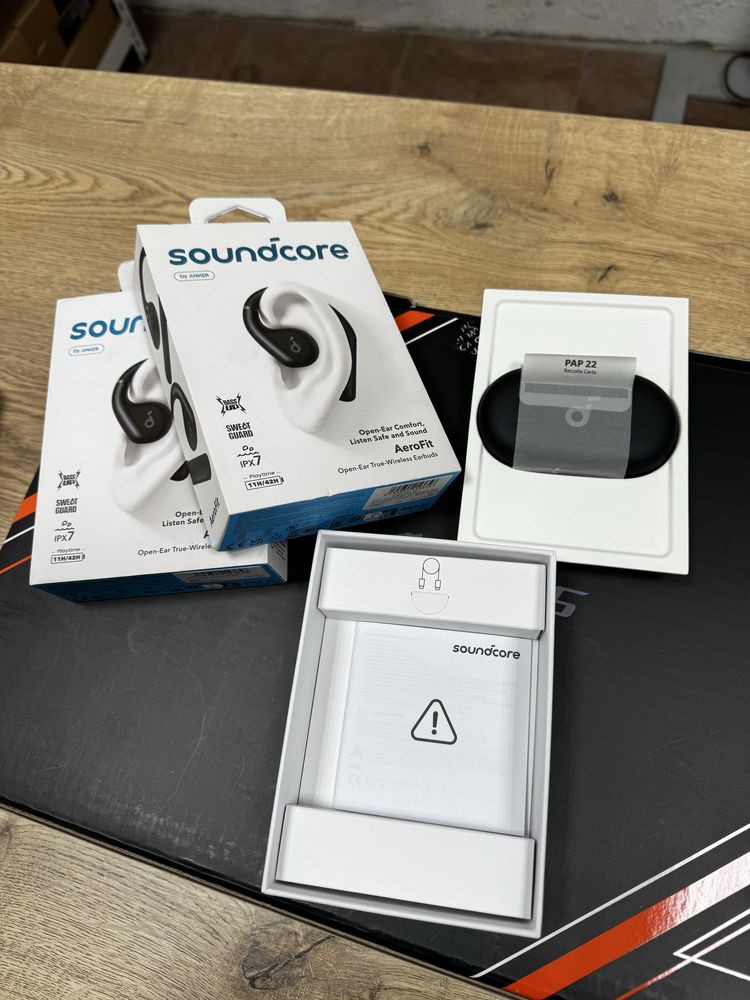 Навушники Anker Soundcore Aerofit