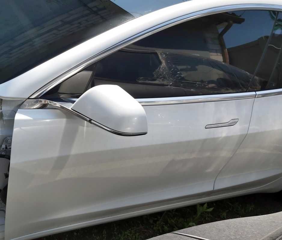Фара Tesla S LED 2013-2019 

В наличии LED, LED UP LEVEL, XENON
