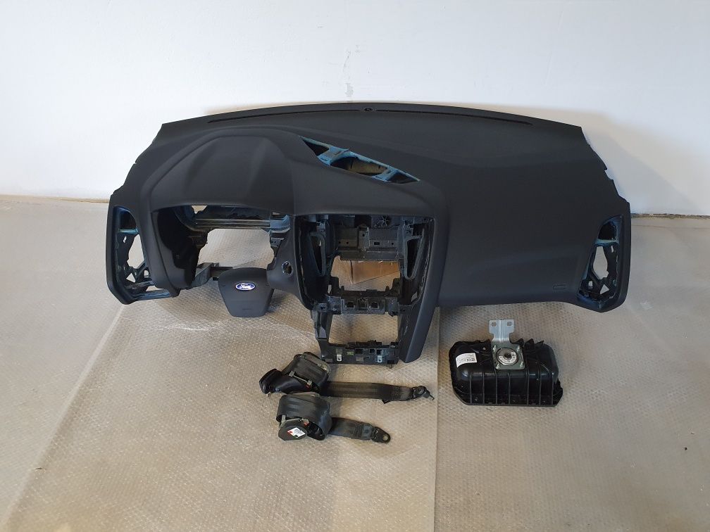 Ford Focus MK3 deska rozdzielcza konsola airbag pasy