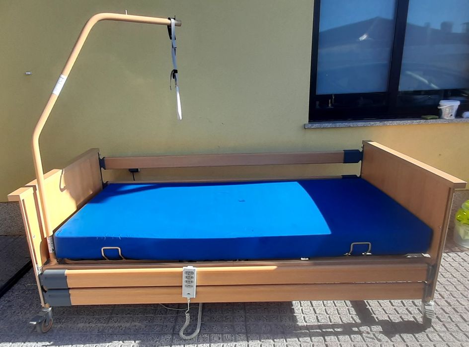 Cama articulada elétrica e elevatória hospitalar BURMMEIER