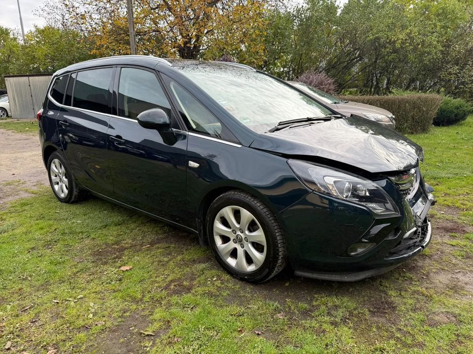 Opel Zafira Auto jezdzi Niski przebieg 116tkm. Serwisowana Bardzo ładna