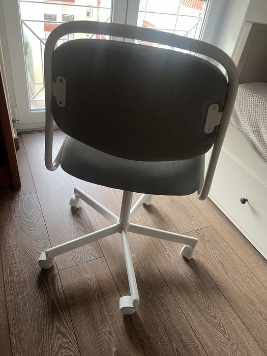 Cadeira de escritorio como Nova