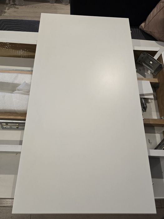 Стіл обідній.  .