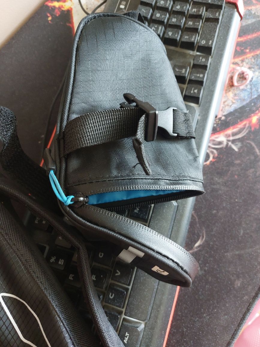 Kask rowerowy nowy uniwersalny z oświetleniem