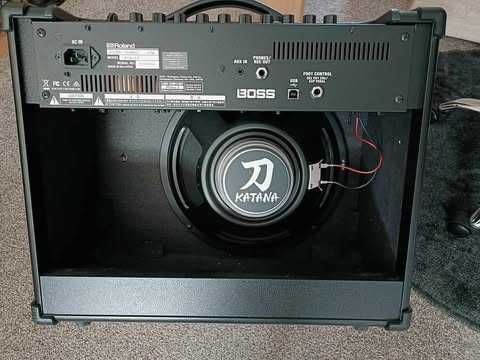 Boss Katana 50 W . Stan jak nowy.W komplecie Footswitch Boss FS-5L