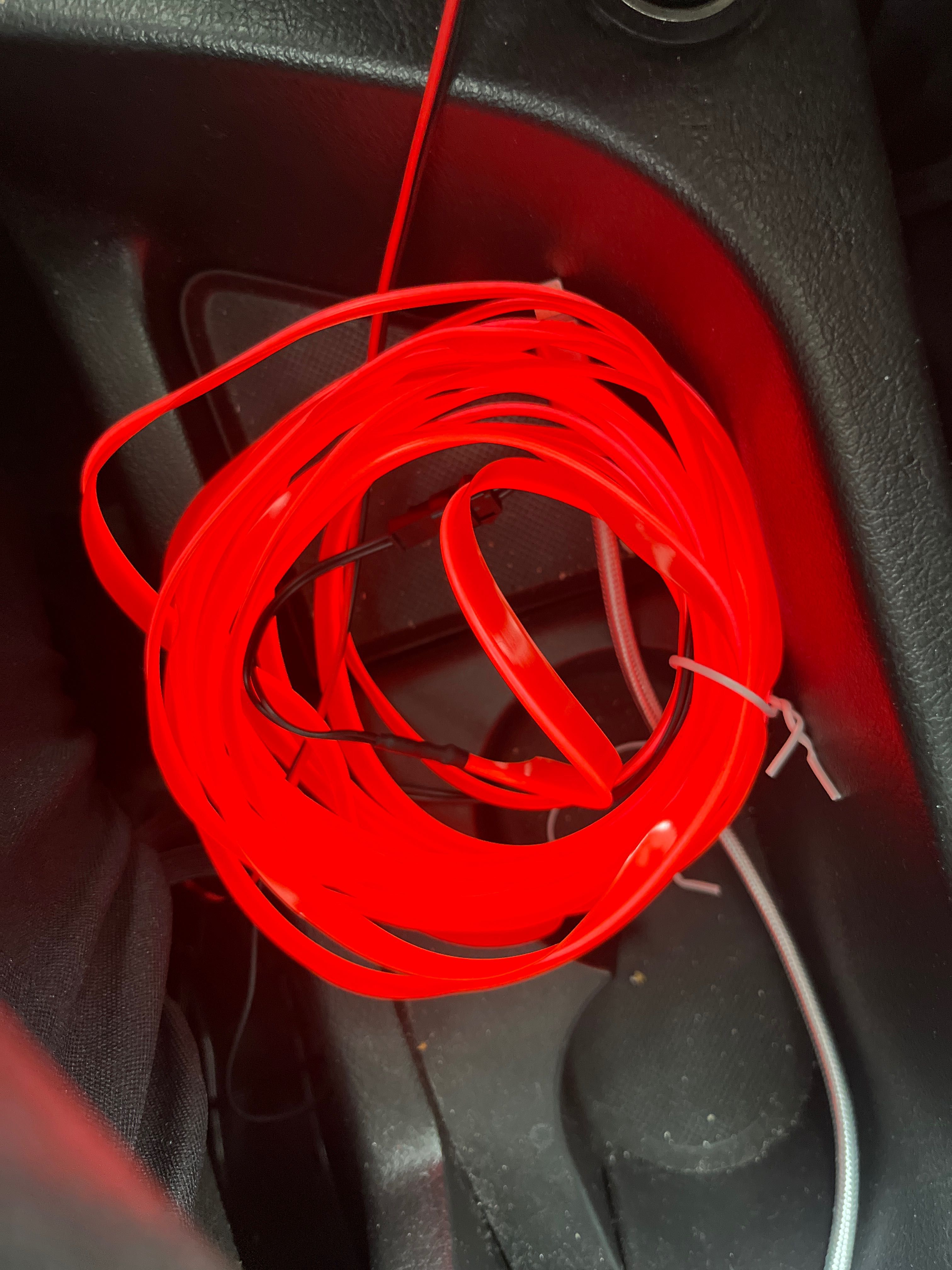 Fio neon flexivel para carro / entrada por isqueiro