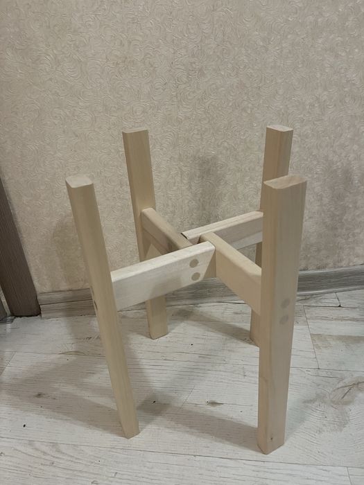 Подставка деревянная крестовая под кулер з водою(бутиль 19-20 литров)