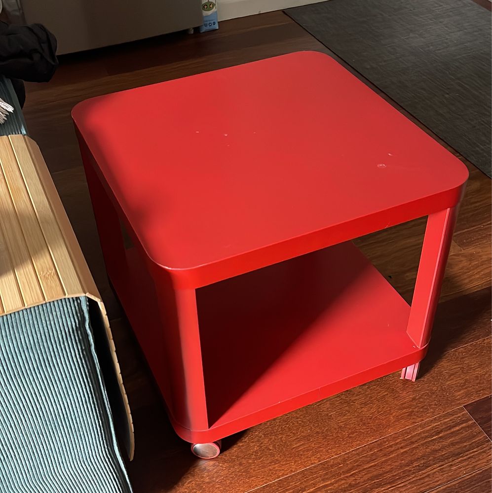 Mesa Ikea com rodas