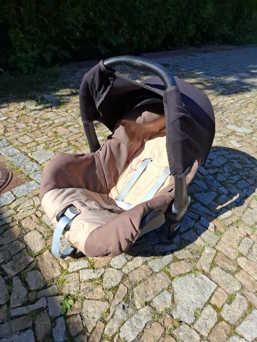 Maxi cosi fotelik, nosidełko