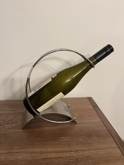 Stojak na wino metalowy