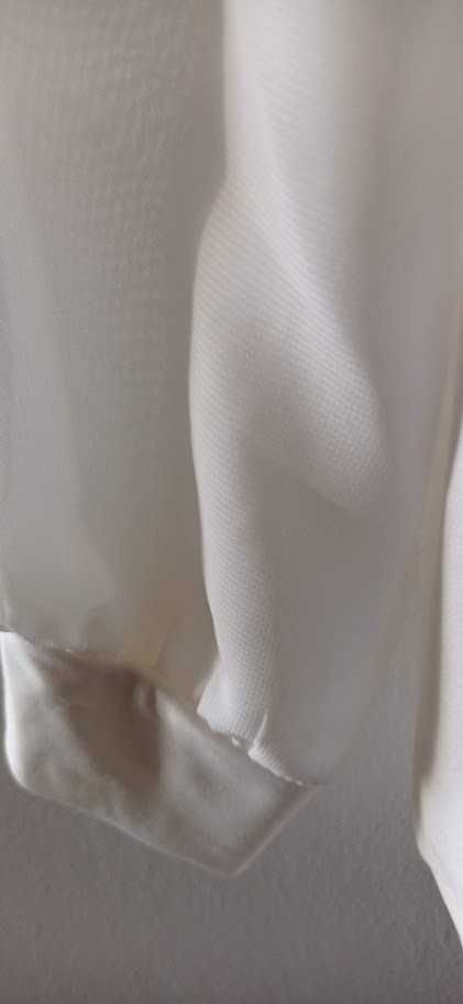 Biała bluzka z biżuteryjnym dekorem duży rozmiar 5xl Magwa