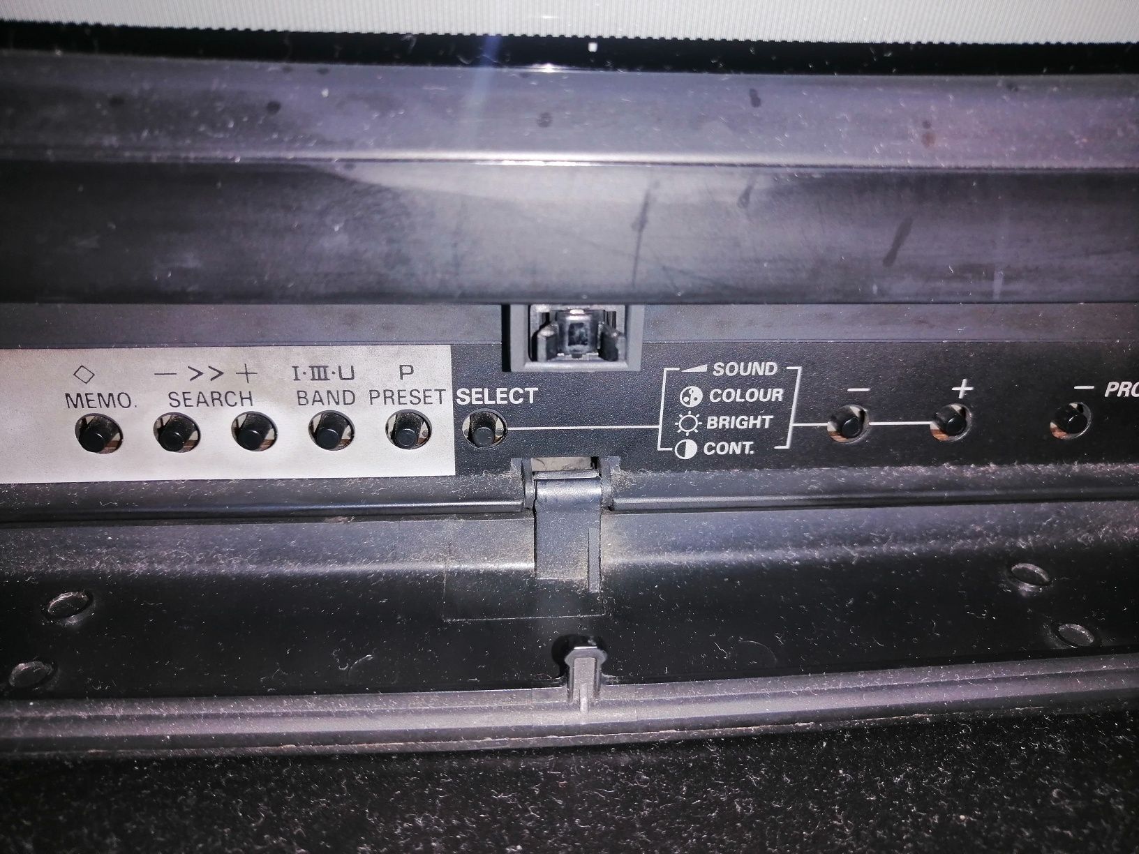 Televisor Sanyo antigo + Torradeira / tostadeira nova
