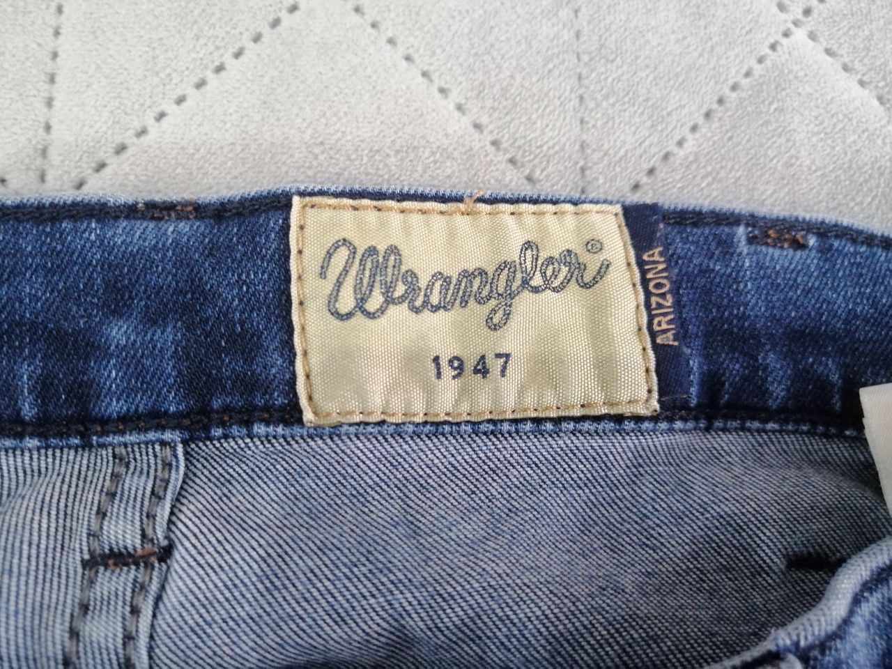 Wrangler Arizona spodnie jeansowe vintage z przetarciami W 32 L 30