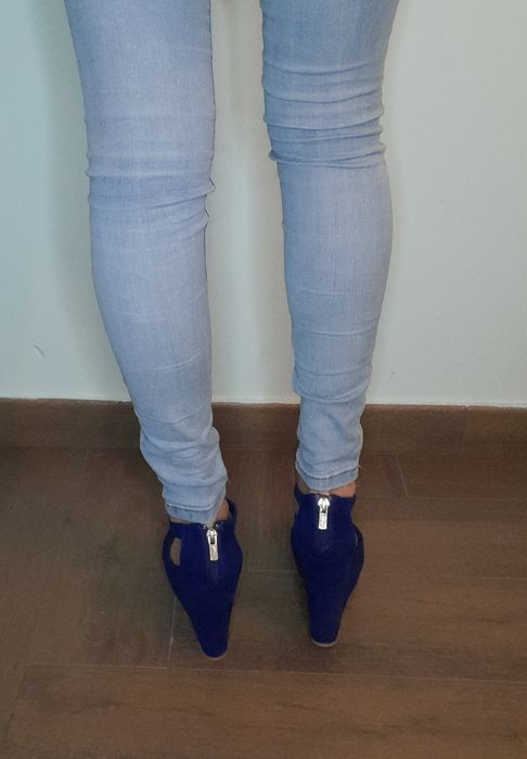 Sandálias altas- Bershka (tamanho 37)