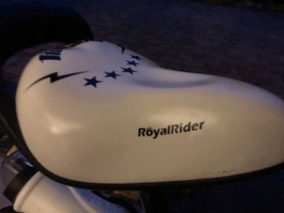 Дитячий велосипед.