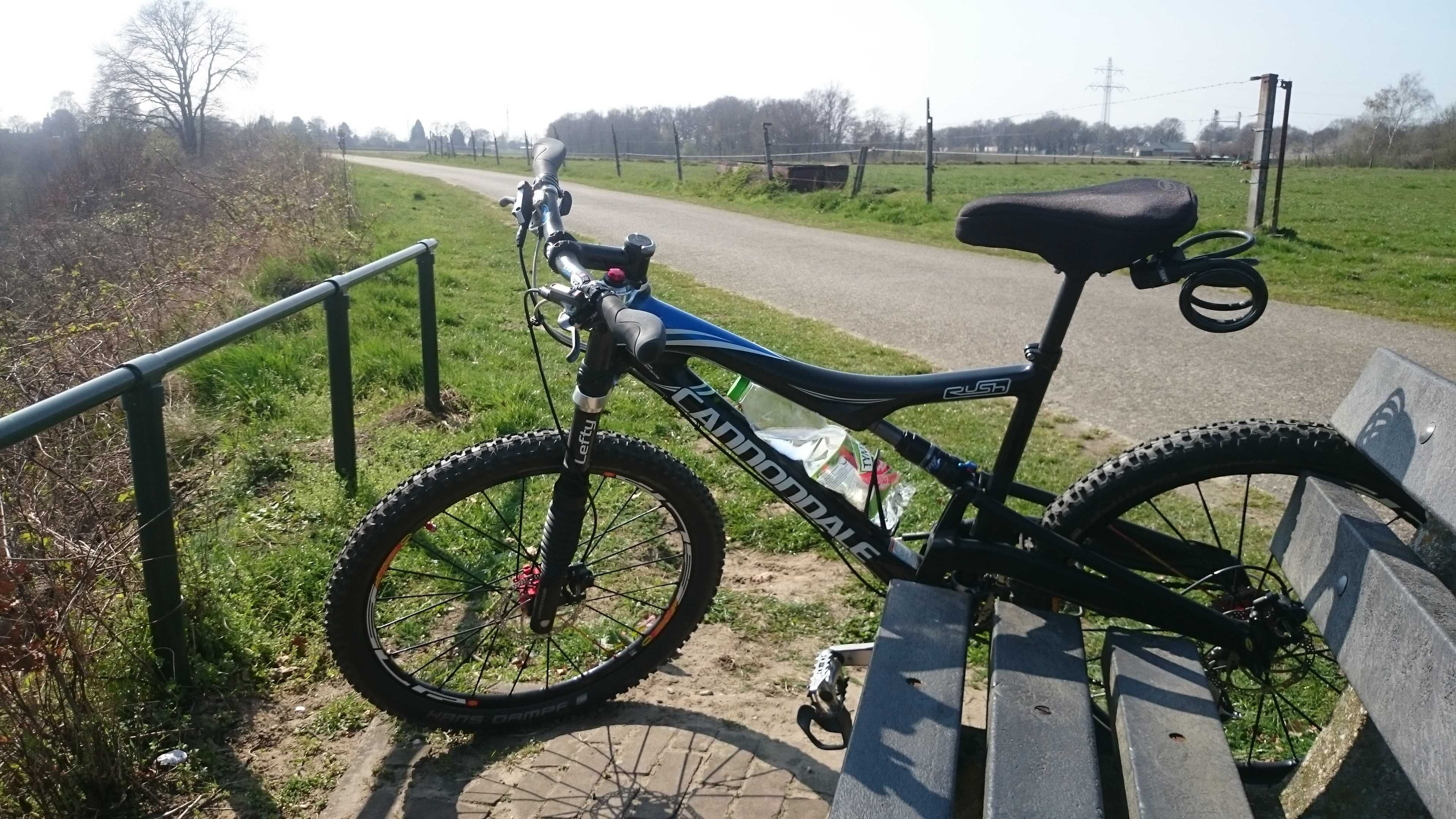 Rower MTB Cannondale Carbon Rush Team Lefty Carbon rama M koła 26