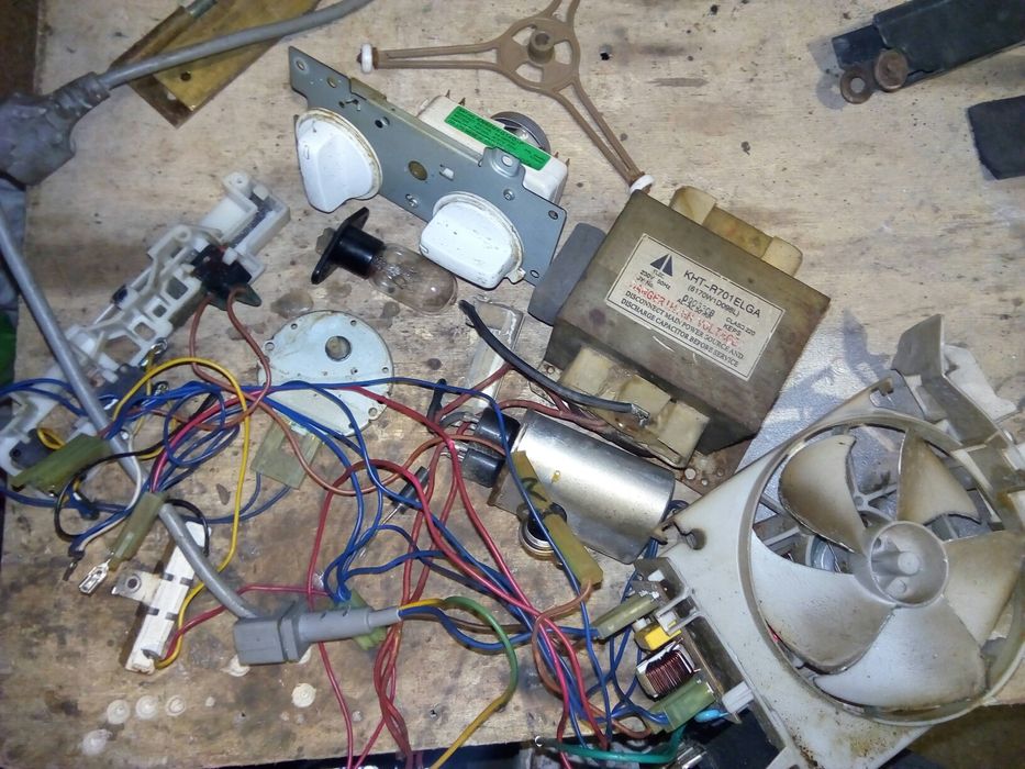 Продам запчастини до мікроволновки