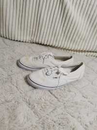 Buty białe Vansy