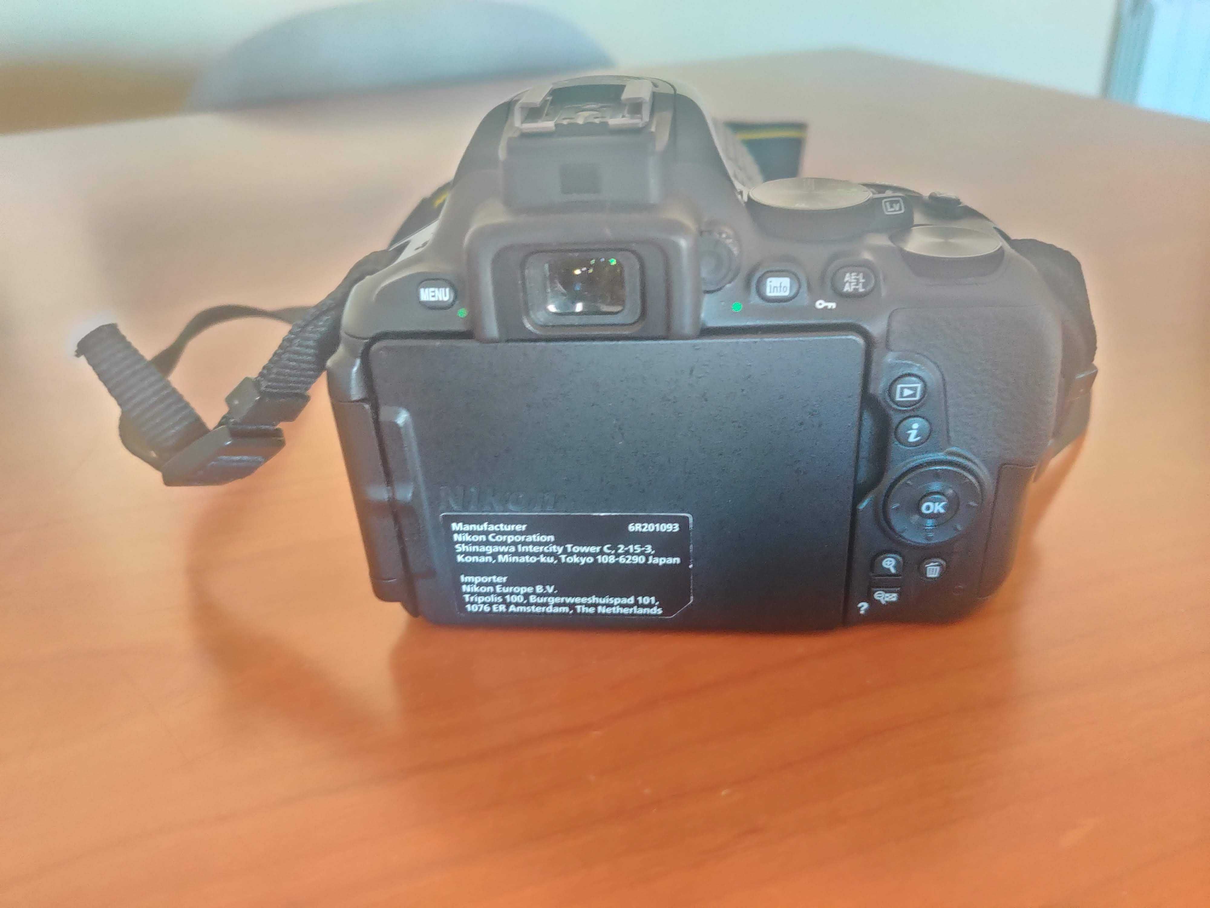 Máquina fotográfica Nikon D5600 "18-140 VR Kit"