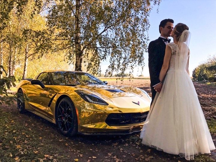 Wypożyczalnia, Wynajem Samochód do ślubu Złoty Mustang Audi Dodge
