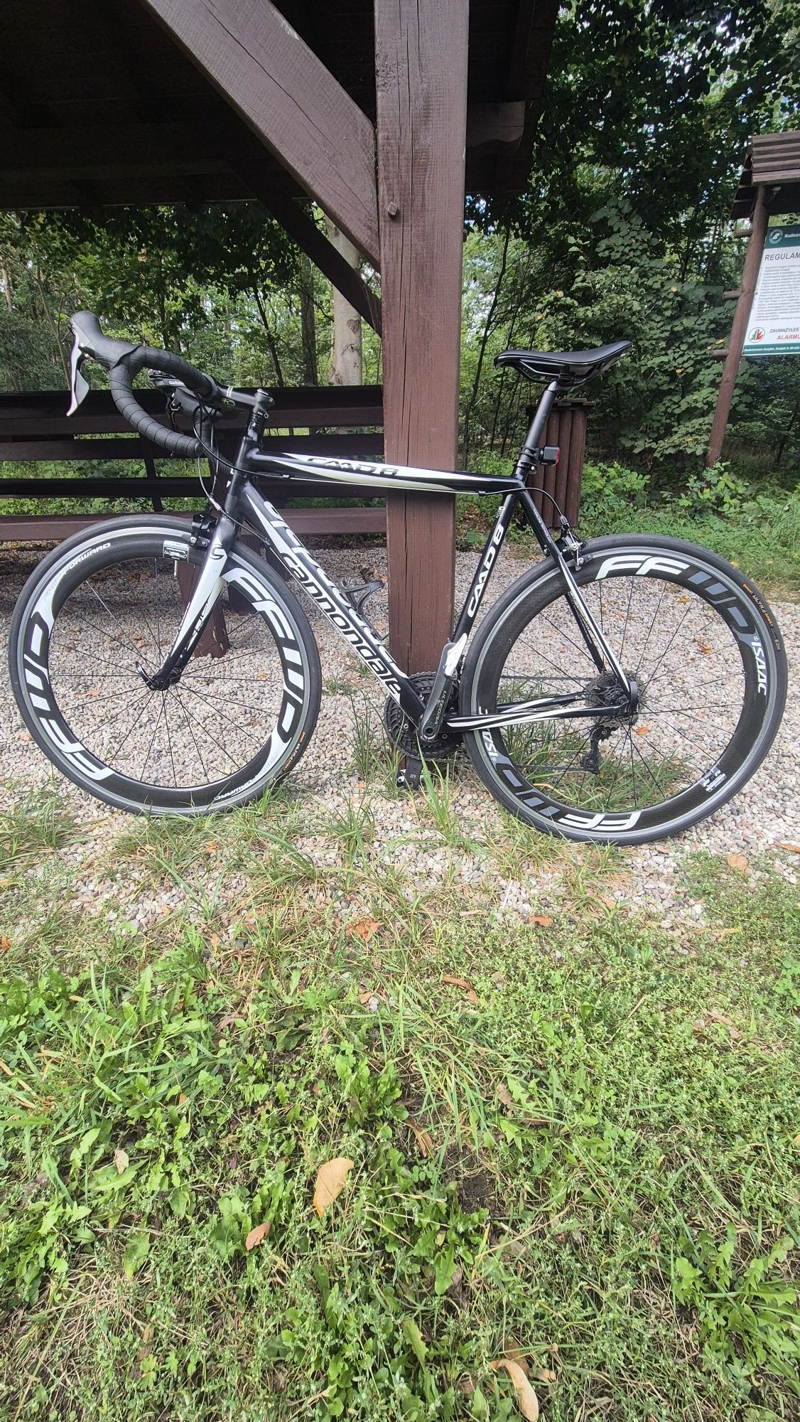 Rower szosowy Cannondale Caad 8 | 54 | Shimano 105 | FFWD |