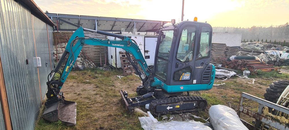 Sprzedam Minikoparkę z przebiegiem 190h cena 95000 brutto !!!