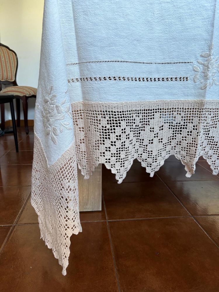 Toalha de mesa em croché