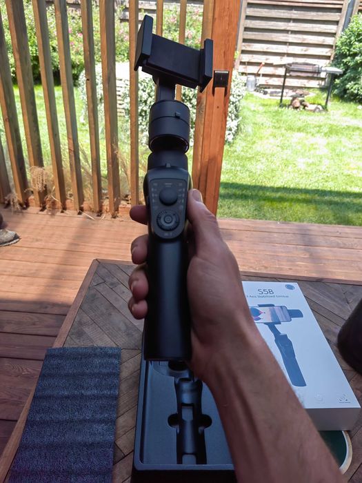 Стабілізатор відеозйомки WiWU Three-Axis Motorized Stabilizer S5B