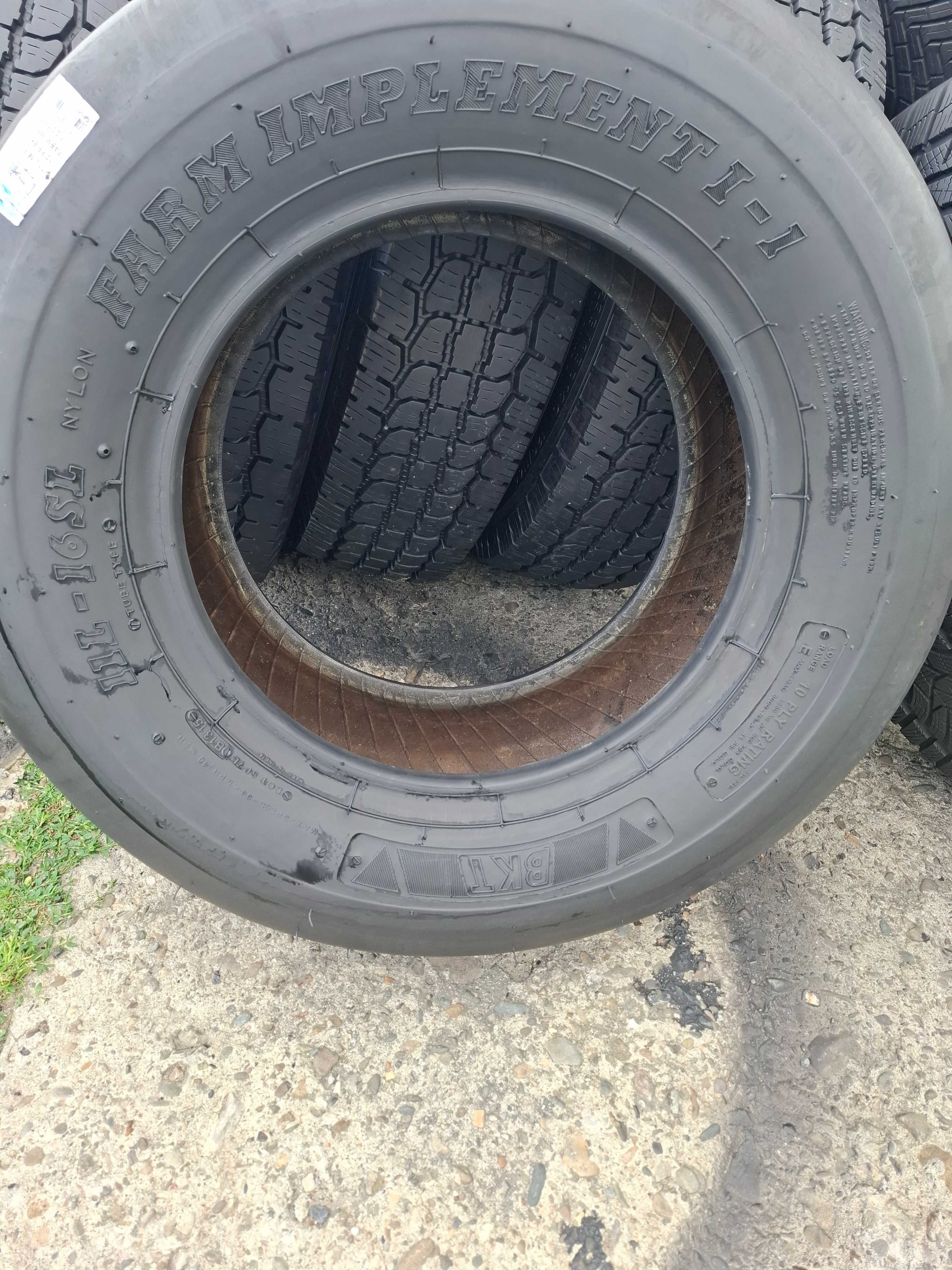BKT Farm  Implement I -1  11 L - 16 SL  10PR
