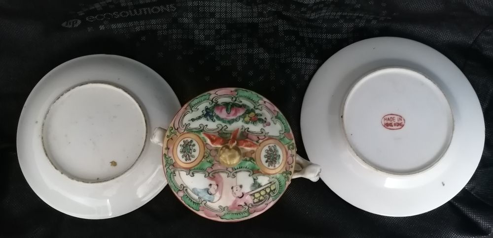 Açucareiro e dois pratos