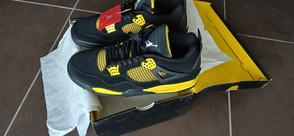 Sapatilhas Novos Air Jordan 4 Retro Thunder  N°47