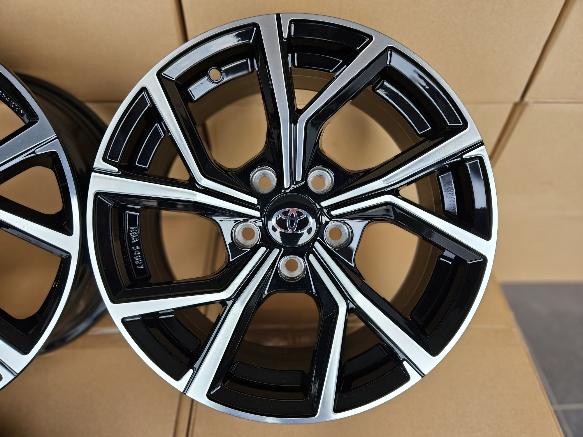 Toyota 16 " Nowe Czarne 5x114,3 Auris Corolla Yaris Cross RAV4 Felgi