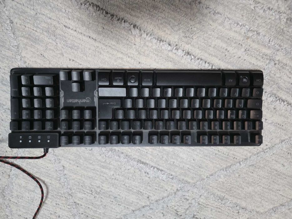 Клавиатура Manhattan игровая с RGB подсветкой USB порт