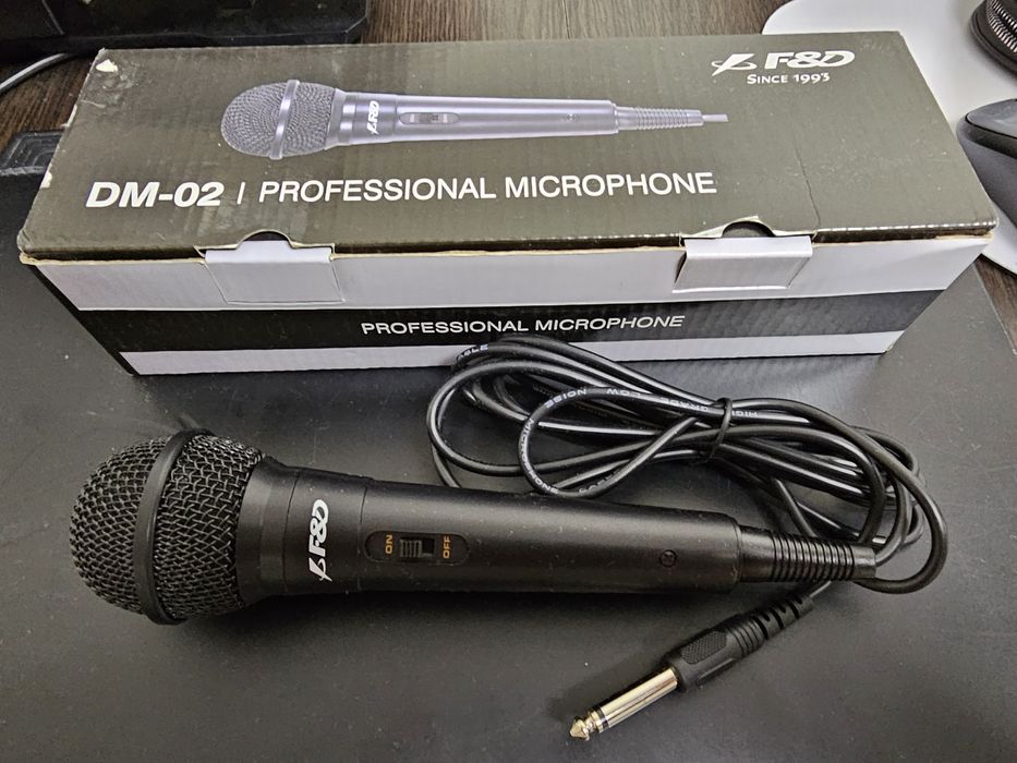 Микрофон профессиональный для караоке DM-02
