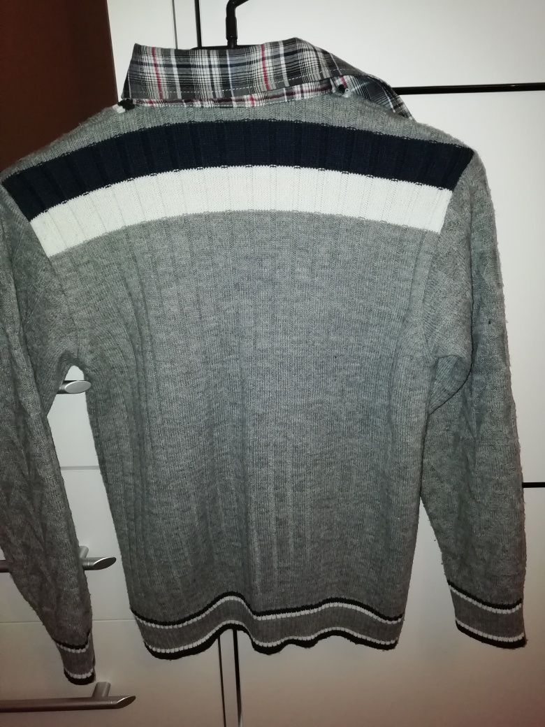 Sweter z koszulą 2w1 r 140 stan bdb