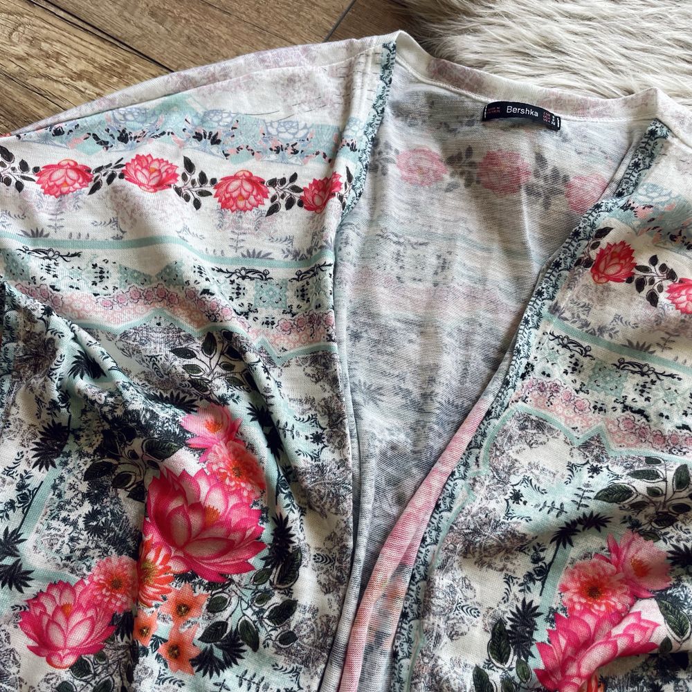 bershka kimono letnie plażowe pareo ponczo narzutka boho s wakacje