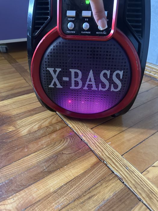 Продам Колонку  x-bass б/у
